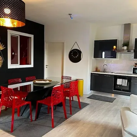 Destination Confidentielle アパート